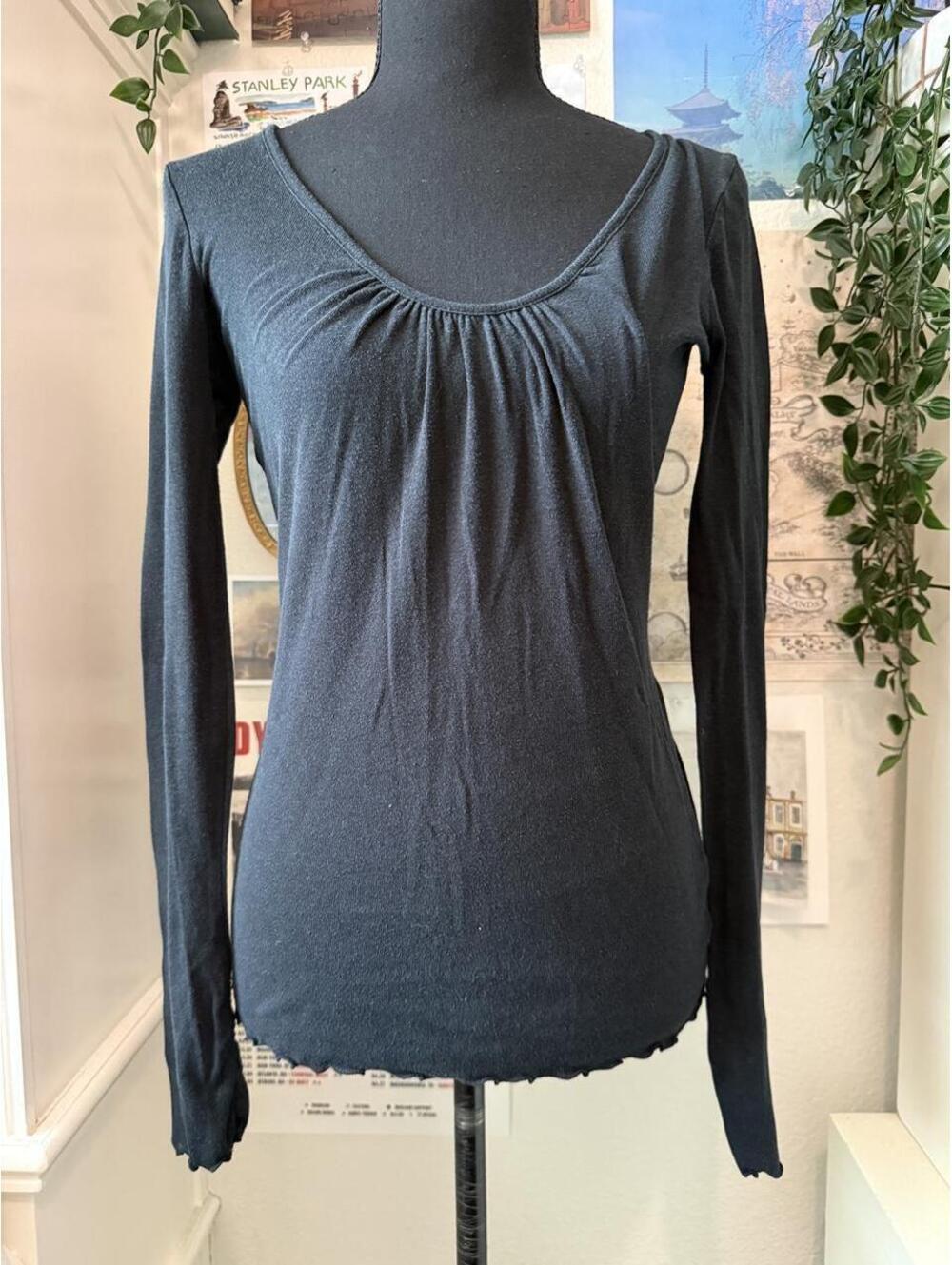 Ellemenno Black Y2K Babydoll Long Sleeve Top